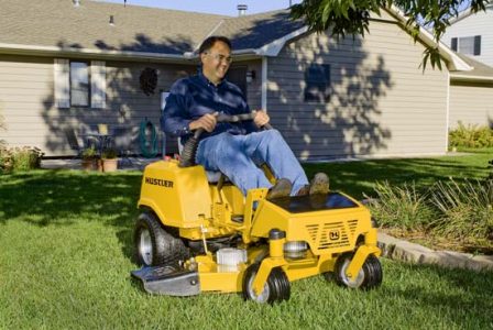 World’s First Production Electric ZTR Mower Image